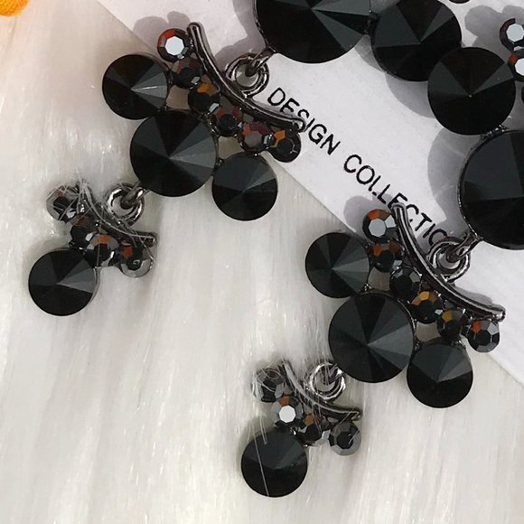 Long Asian Black Jeweled Rhinestone Earrings Post Drop Dangle Runway Pageant NWT - Picture 3 of 4